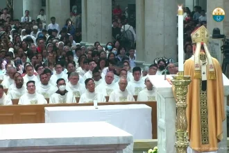 PHOTO: Cardinal Advincula delivers homily before priests and churchgoers at Chrism Mass in Manila Cathedral.