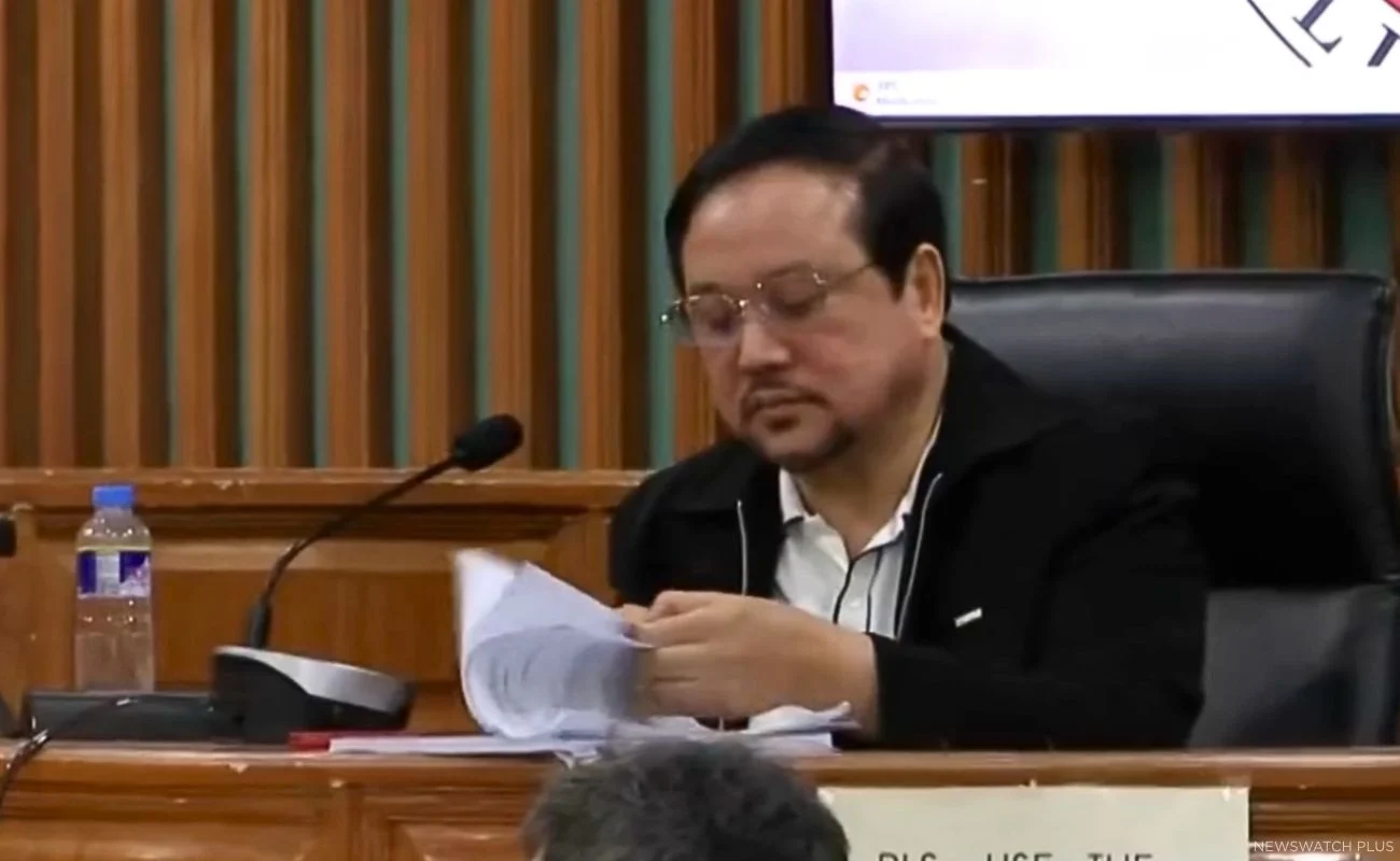 Former Public Works Usec. Roberto Bernardo testifying at a bail hearing for Sen. Jinggoy Estrada’s plunder case at the Sandiganbayan on Oct. 28.